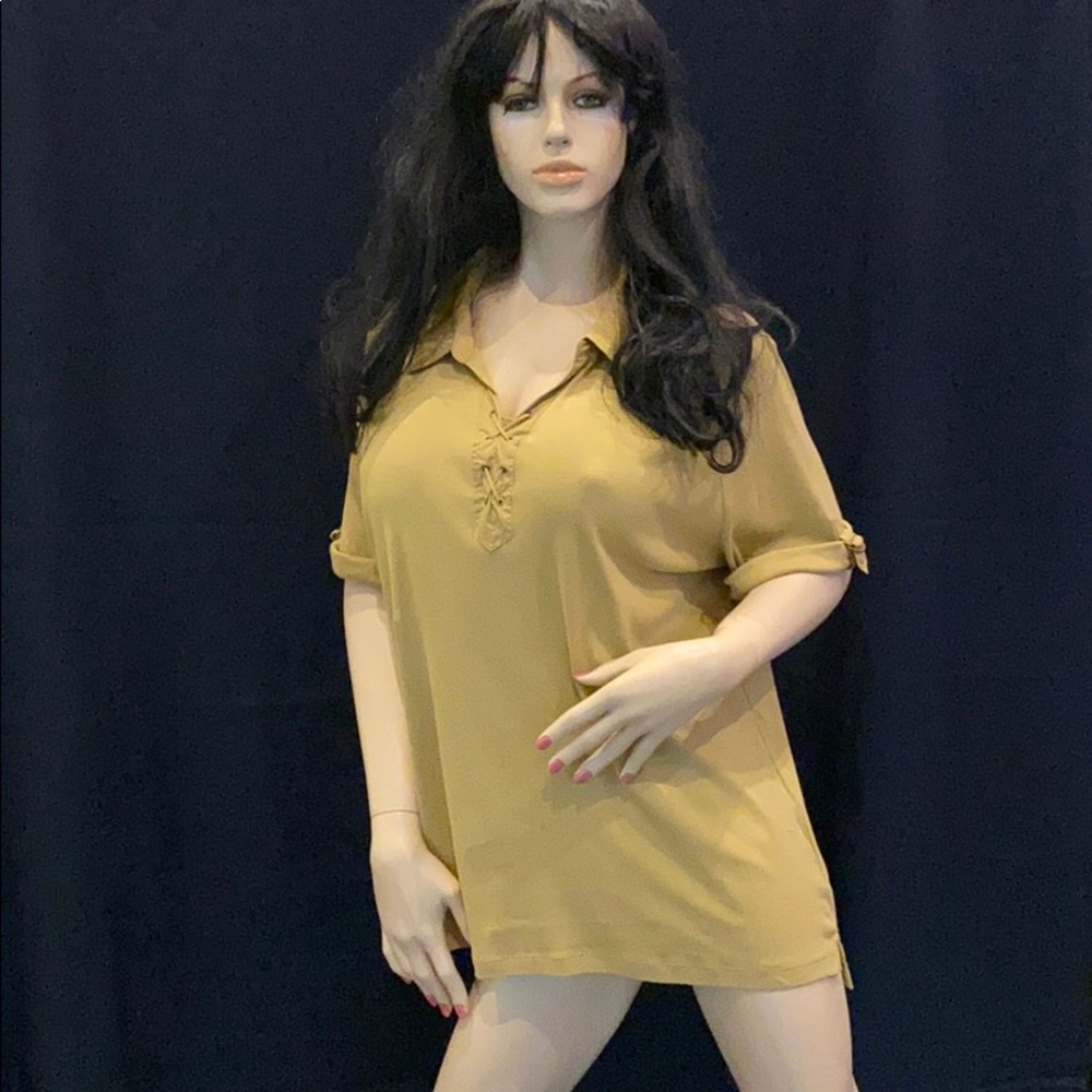 Lauren by Ralph Lauren woman’s blouse.